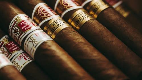 Cigars for Beginners : Discover the Perfect Smoke at Charlie's Cigars